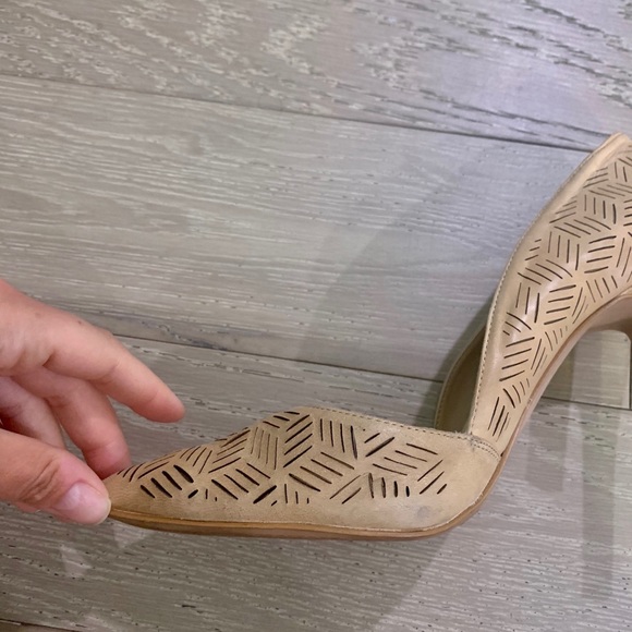 *WORN ONCE* Jessica Simpson Geometric Beige Heel - Picture 7 of 8